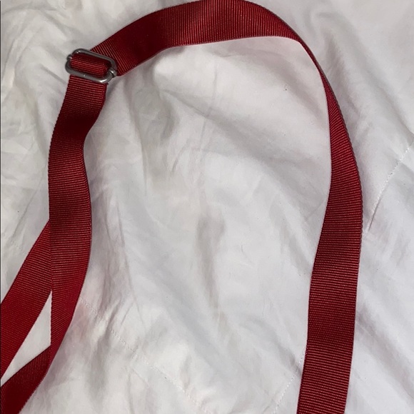 red cross bag from baggallini. - Picture 6 of 6